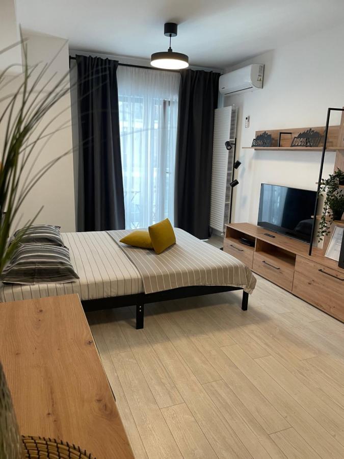 Moghioros Park Dum3 * Bucureşti